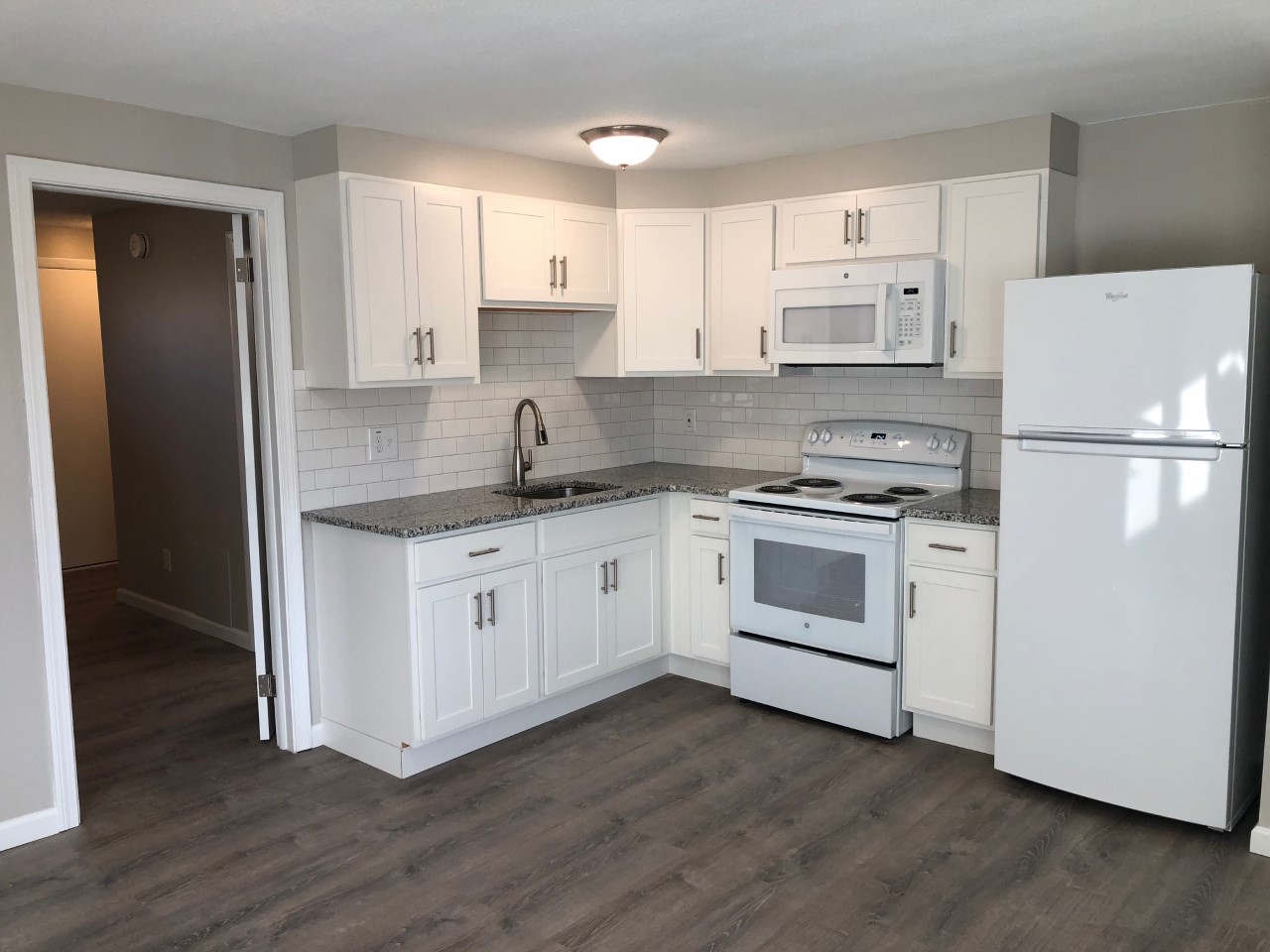 Crestwood Apartments photo 2